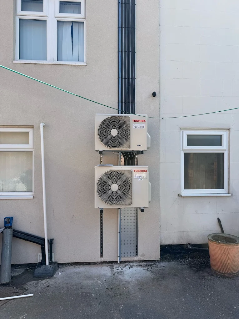 wall mounted dual condenser